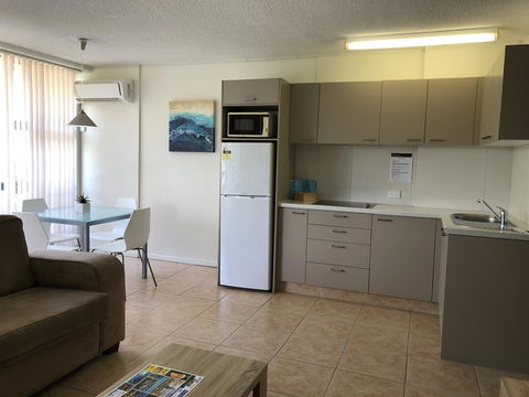 Hi Ho Beach Apartments On Broadbeach - Perth Resorts 9