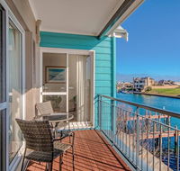 Waters Edge Apartment with Jetty - Accommodation Perth