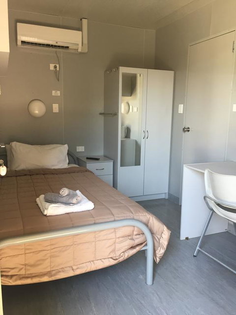 Wellshot Hotel - Accommodation Perth 1