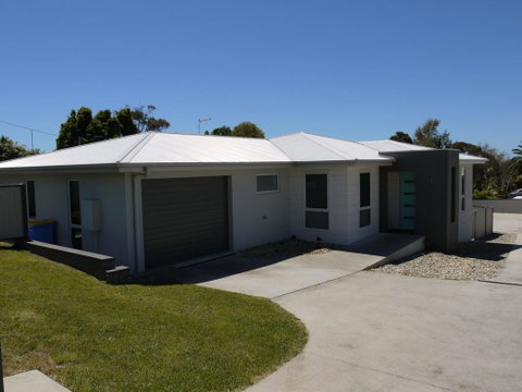 Westwood Villas - Bridport - Accommodation Perth 0