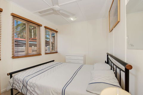 Wheelchair Friendly With Water Views - Welsby Pde, Bongaree - Accommodation Perth 1