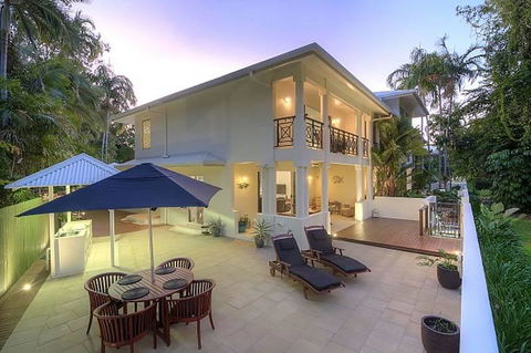Whispering Palms - Accommodation Perth 0
