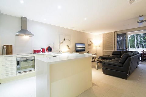 Whispering Palms - Accommodation Perth 2