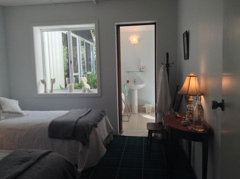 Whispering Pines Bed And Breakfast - Accommodation Perth 2