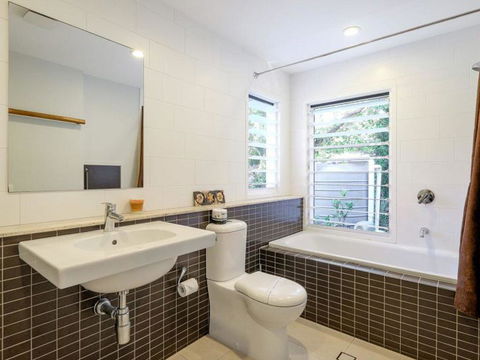 Whispering Trees - Accommodation Perth 0