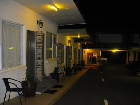 White Manor Motel - Perth Resorts 0
