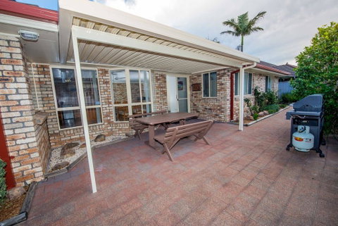 Whitesands Road, Unit 2/12 - Accommodation Perth 2