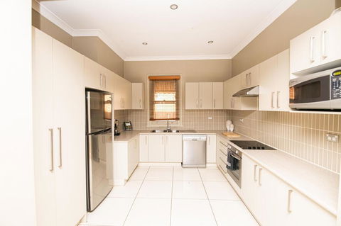 William Cottage Central Heritage Home - Accommodation Perth 0