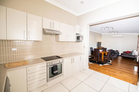 William Cottage Central Heritage Home - Accommodation Perth 1