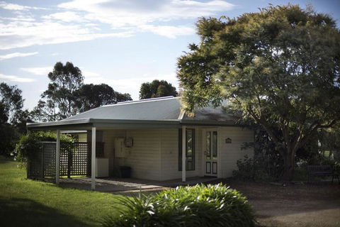 Woongara Cottage - Pet Friendly Country Retreat - Accommodation Perth 1