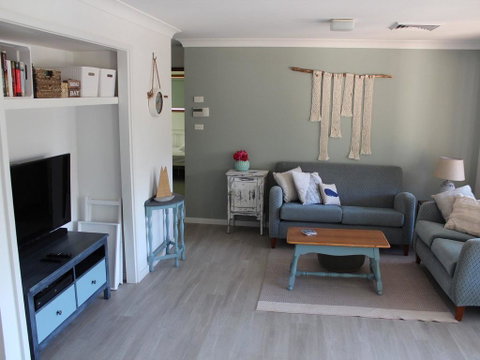 Wreck Beach Cottage @ Shoal Bay - Accommodation Perth 0