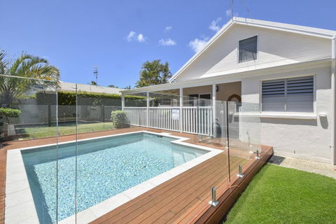 Wyuna Drive - Accommodation Perth 2