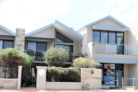 Yallingup Beach Resort - Accommodation Perth 1