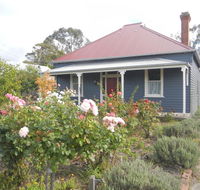 Yarram Cottage Art and Accommodation - Perth Resorts