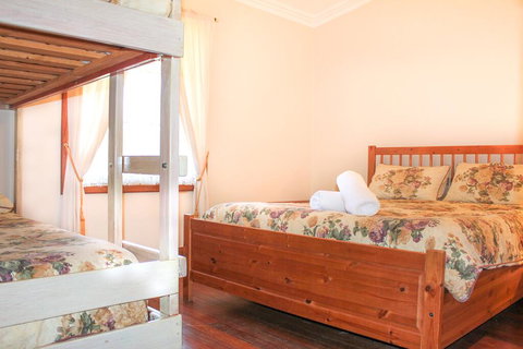 York Cottages And Burnley House - Accommodation Perth 2