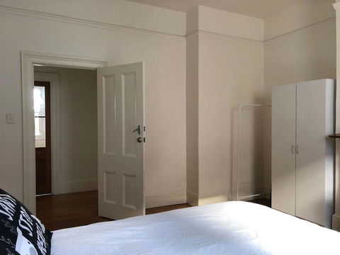 Your Home In Sandy Bay - Accommodation Perth 3