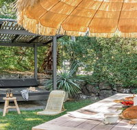 Your Luxury Escape - Den - 5min walk to Clarke's Beach - Accommodation Perth