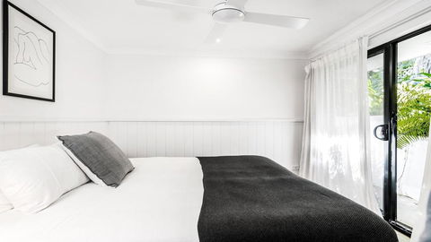 Your Luxury Escape - Den - 5min Walk To Clarke's Beach - Accommodation Perth 2