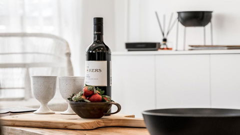 Your Luxury Escape - Den - 5min Walk To Clarke's Beach - Accommodation Perth 1