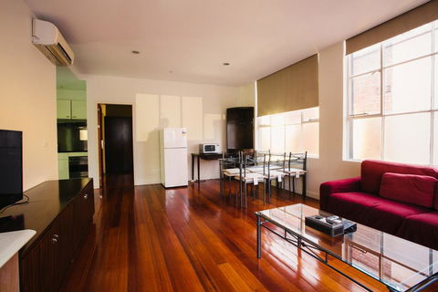 YTI Garden Hotel - Accommodation Perth 1