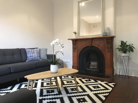 Zaara - Accommodation Perth 0