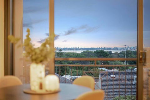 1 Bdr Stunning Views South Perth - Accommodation Perth 2