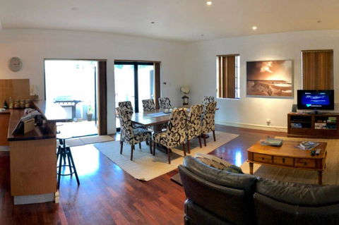 Zero Contact Private CBD-Social-Chillout-Oasis With Outdoors For You & Friends - Perth Resorts 0