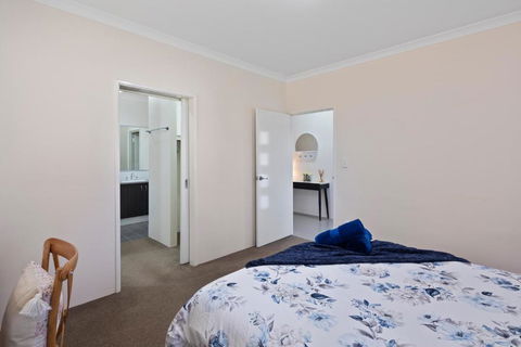 4 Comfy Spacious Family Home - Accommodation Perth 1