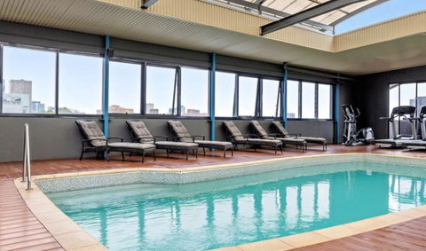 420 Spacious City Sanctuary Poolgym 2x2 - Accommodation Perth 4