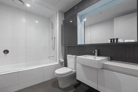 A 3BR Apt Next To Melbourne Zoo FREE Parking - Accommodation Perth 3