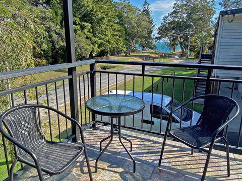 A BEACH AFFAIR - Accommodation Perth 0