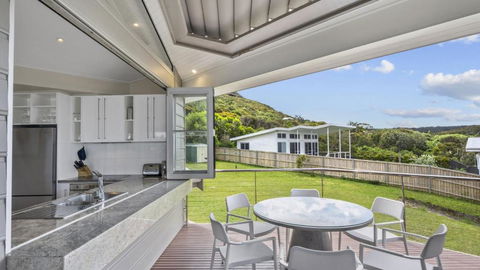 A Beachside Getaway - 8 - Accommodation Perth 4