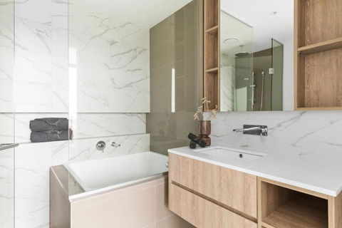 A Chic 2BR Apt With Panoramic Views FREE Parking - Accommodation Perth 4