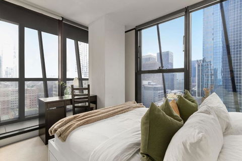 A Chic & Comfy 2BR Apt On Collins With City Views - Accommodation Perth 1