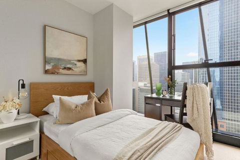 A Chic & Comfy 2BR Apt On Collins With City Views - Accommodation Perth 4