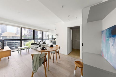 A Comfy 2BR Apt Next To QV & Melbourne Central - Accommodation Perth 3