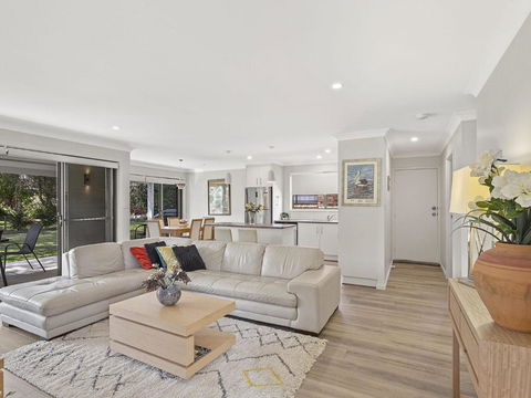 A Homely House 6 Mistral Close - Accommodation Perth 1