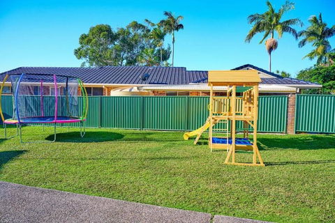 A Kids Dream & Paradise For Parents - Accommodation Perth 3