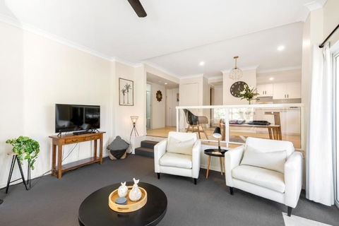 A Little Jewel By The Sea - Accommodation Perth 3