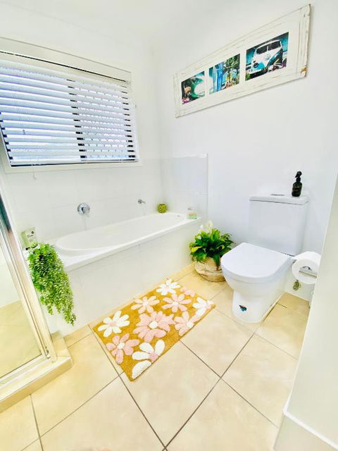 A Peaceful Private Home Away From Home In Pacific Pines - Accommodation Perth 4