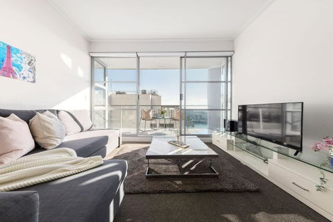 A Spacious 2BR Apt With An Amazing View Over Darling Harbour - Accommodation Perth 1