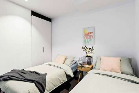 A Stylish 2BR Apt Next To Southern Cross With City Views - Accommodation Perth 4