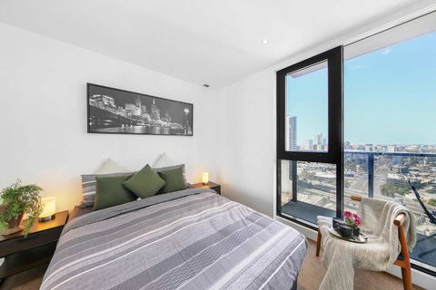 A Stylish 2BR Apt With City Views In Southbank - Accommodation Perth 2