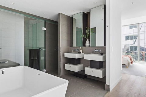 A Stylish 3BR Apt With Harbour Views FREE Parking - Accommodation Perth 2