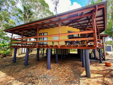 A Yearenda - Water Views -3BR - Steps To The Beach - Accommodation Perth 3