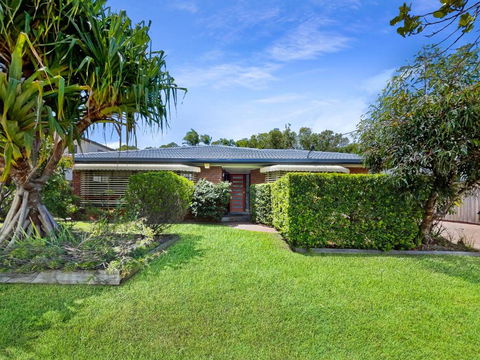 Absolute Beach Front Home -Dogs, Surf, Relax, Bush - Accommodation Perth 4