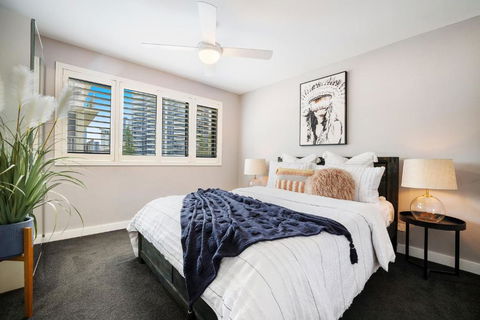 Absolute Beach Front Renovated 3 Bdrm 2 Bath App - Accommodation Perth 3
