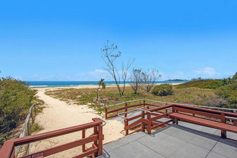 Absolute Beachfront Apartment! - Accommodation Perth 1