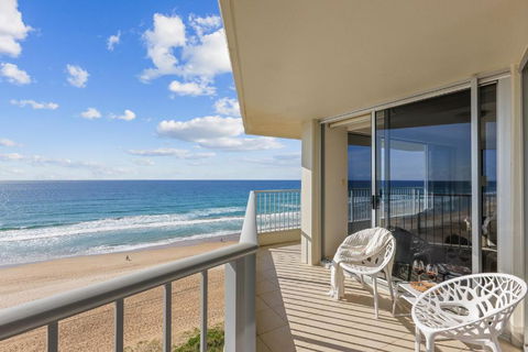 Absolute Beachfront Apartment - Perth Resorts 1