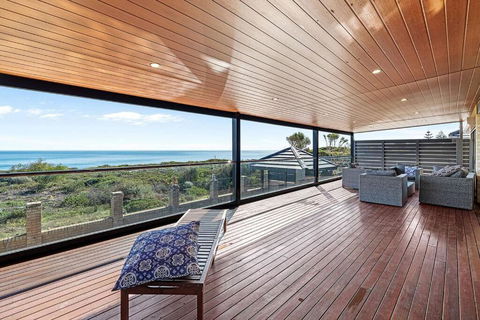 Absolute Oceanfront Retreat - Accommodation Perth 3
